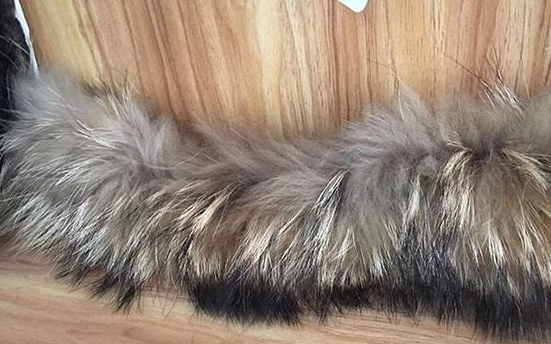 激光切割毛領，這個冬天要風度也要溫度